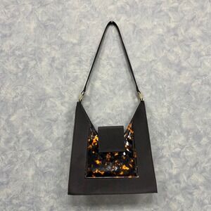 Structured Shoulder Bag Tortoise Accent Magnetic Closure Black‎